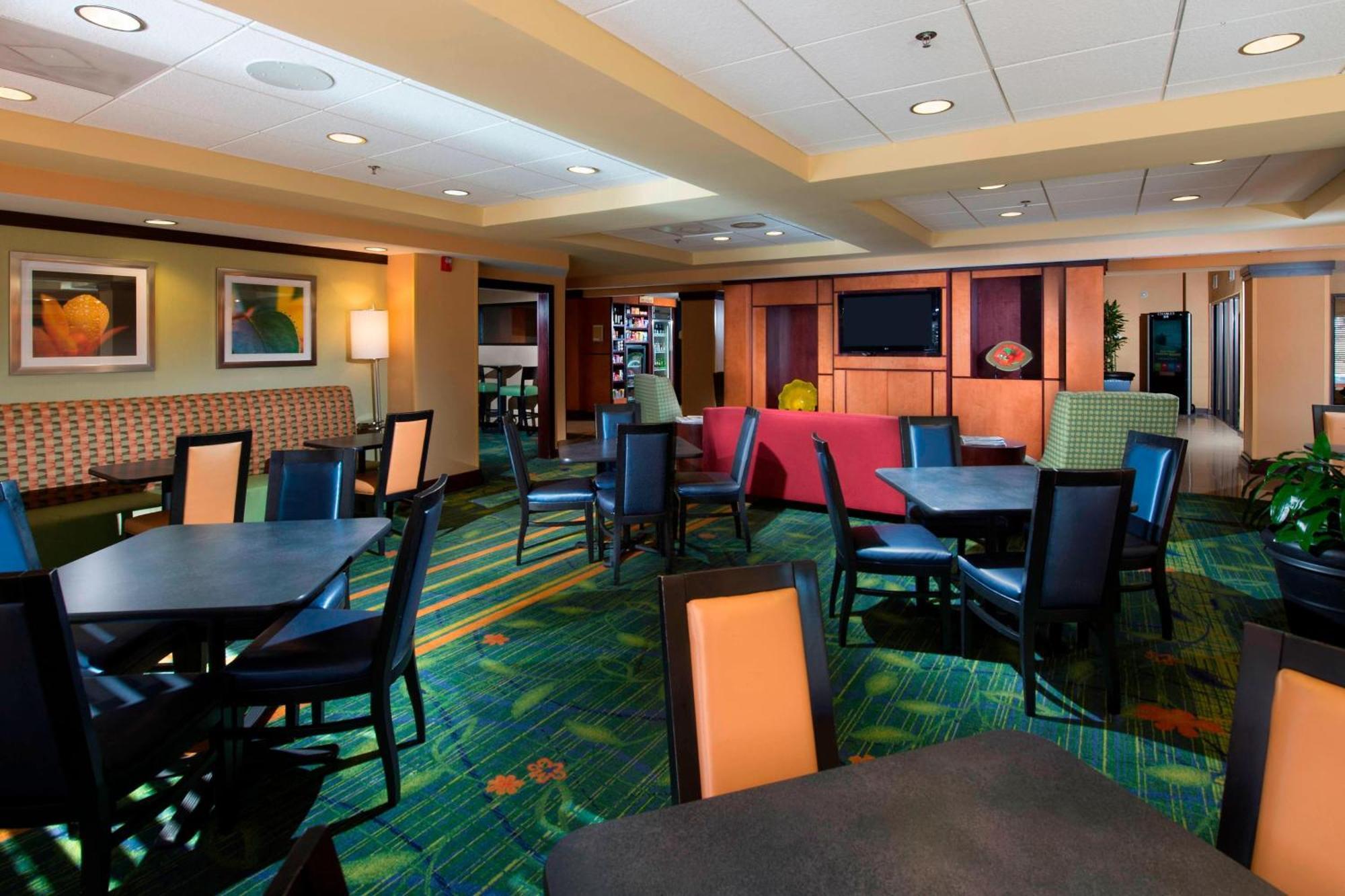Fairfield Inn & Suites By Marriott Charleston Airport/Convention Center North Charleston Exterior photo