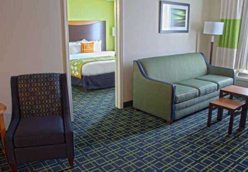 Fairfield Inn & Suites By Marriott Charleston Airport/Convention Center North Charleston Exterior photo